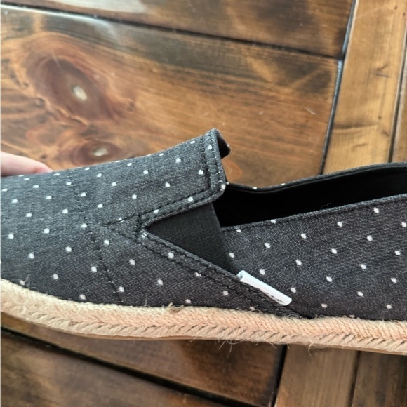 NWOT Tom’s Women's Alpargate Rope in black dot chambray. Size7.5 - Picture 2 of 4